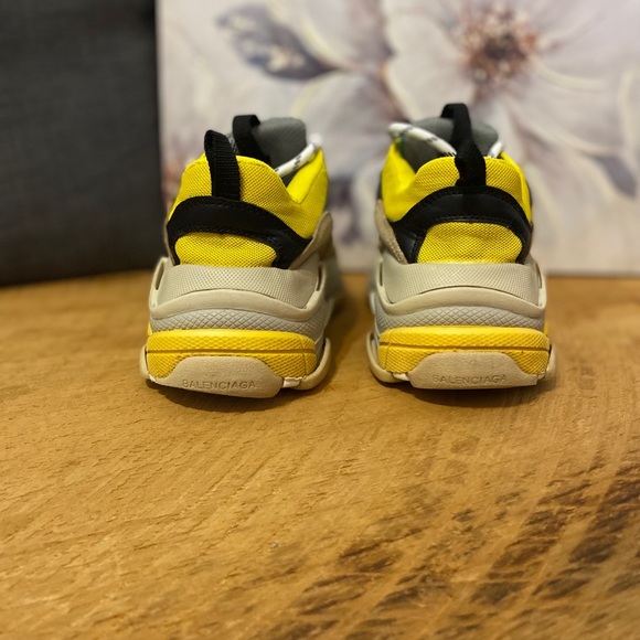 Balenciaga Triple S - Picture 9 of 12